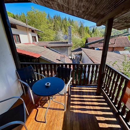 Luylyana Guesthouse Ribarica Exteriér fotografie