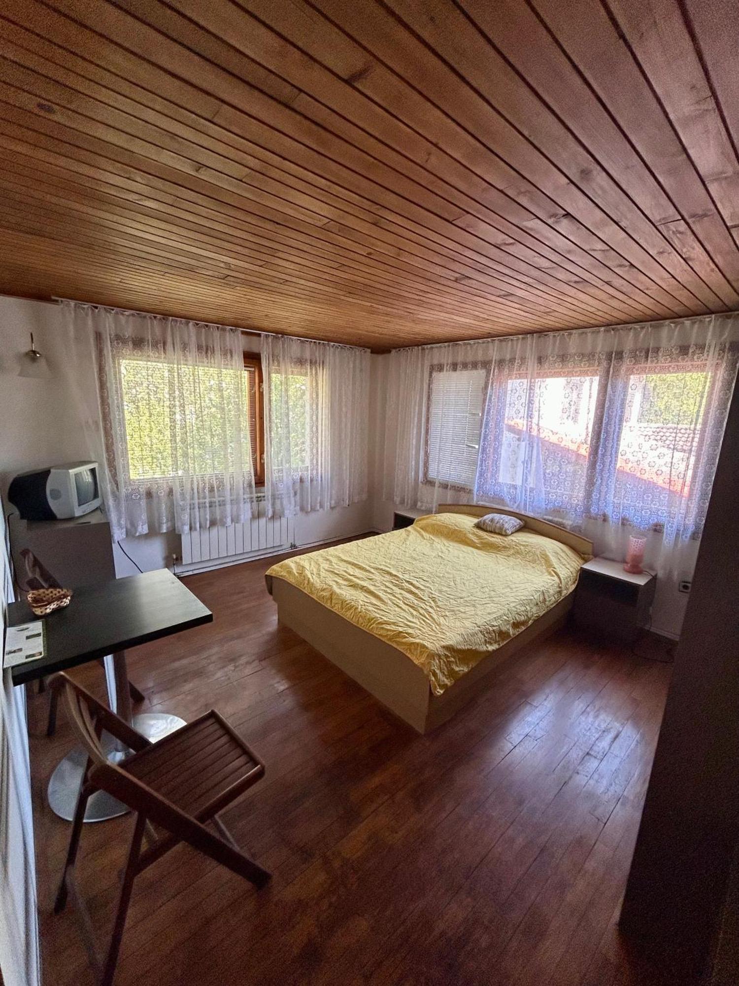 Luylyana Guesthouse Ribarica Exteriér fotografie