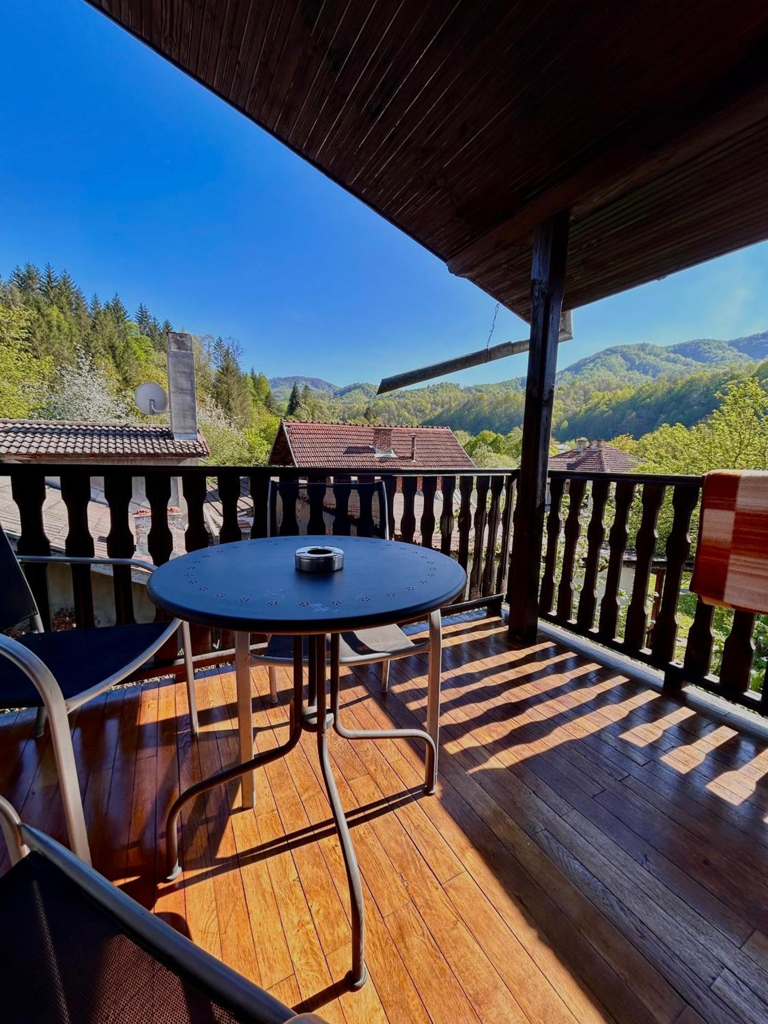 Luylyana Guesthouse Ribarica Exteriér fotografie