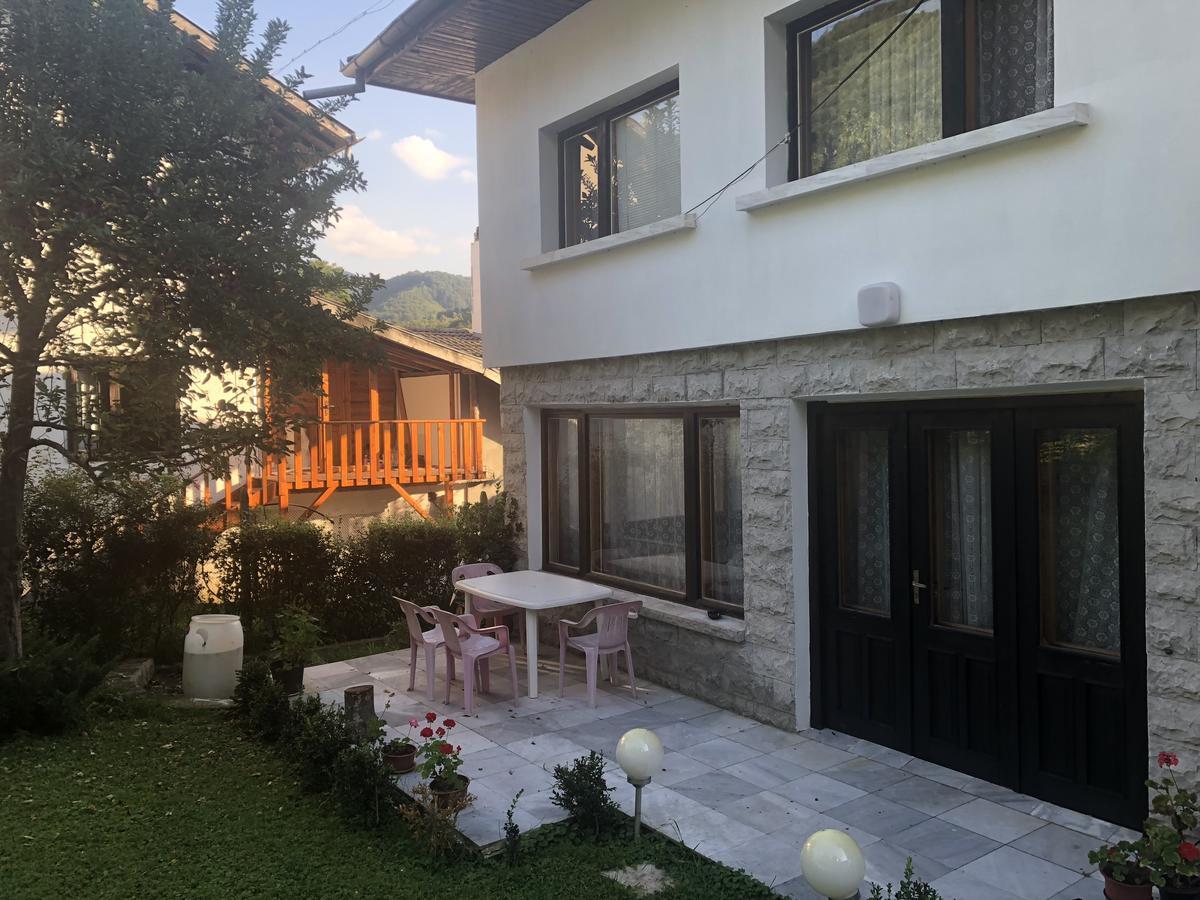 Luylyana Guesthouse Ribarica Exteriér fotografie